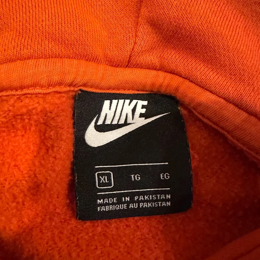 Nike Men's Orange Hoodie - Picture 3 of 3